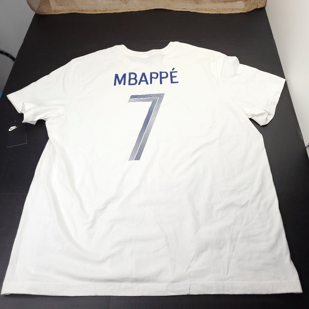 Nike Paris Saint Germain Mbappe 7 T-Shirt